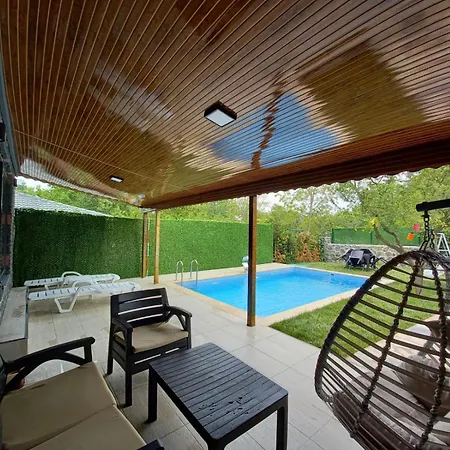 Villa Sakarya Da Oezel Havuzlu , Ailelere Oezel