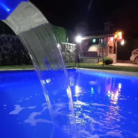 Sakarya Da Oezel Havuzlu , Ailelere Oezel Villa *