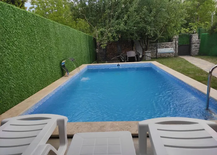 Sakarya Da Oezel Havuzlu , Ailelere Oezel ספנג'ה